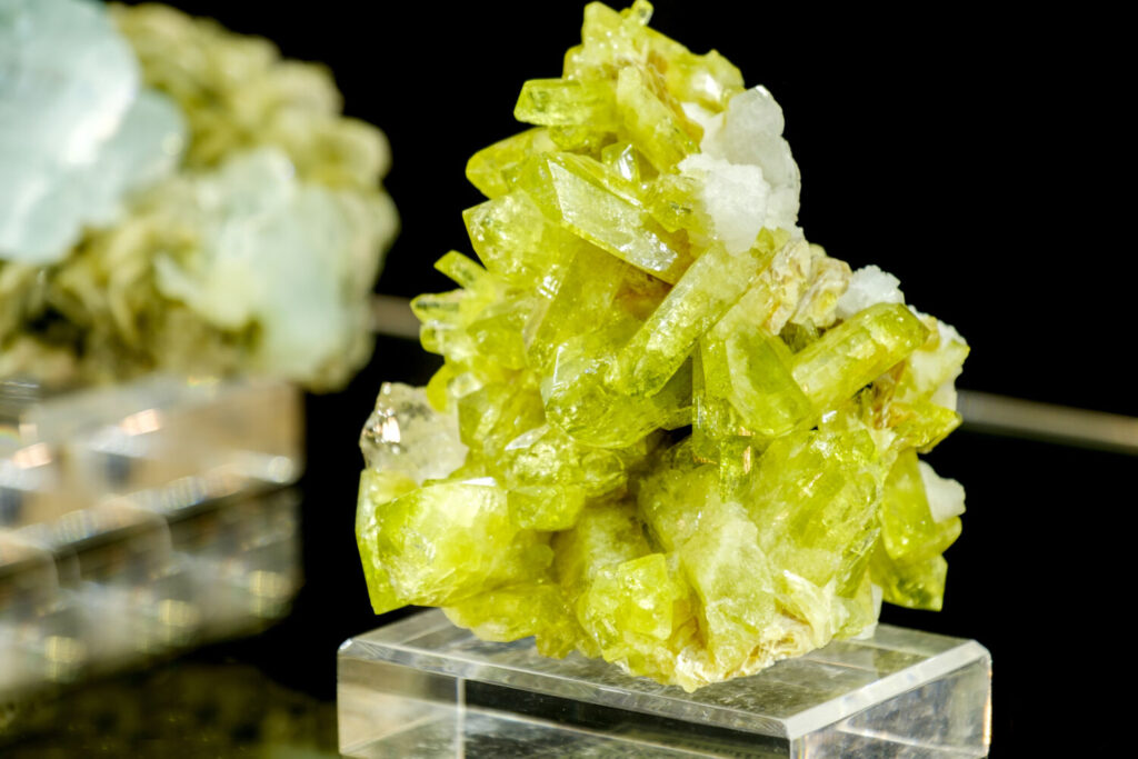 ブラジリアナイトのイメージ写真です / Brazilianite mineral stone